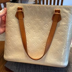 Louis Vuitton Vernis White shoulder bag